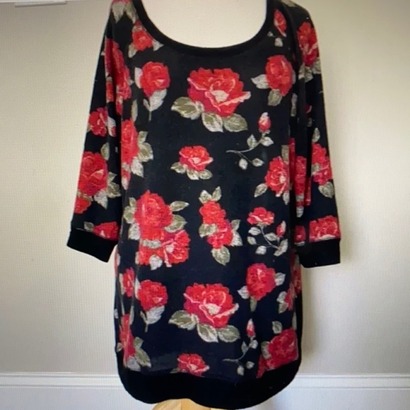 Almost Famous Sweaters - Almost Famous Roses Sweater size 2XL